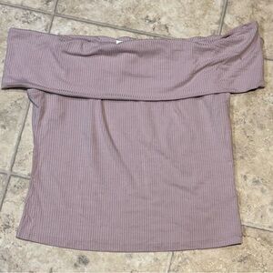 Olive & Oak Off-Shoulder Ribbed Top in Mauve, New without Tags Size Large